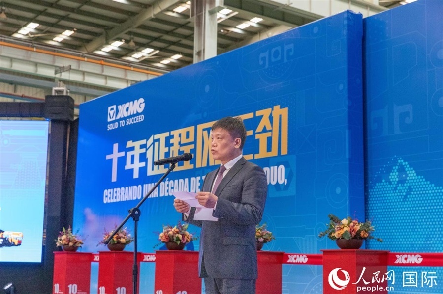 中國貿(mào)促會駐巴西代表處總代表郭英會在致辭中表示，過去十年，中巴經(jīng)貿(mào)關(guān)系迅猛發(fā)展，數(shù)百家中國企業(yè)進(jìn)入巴西，投資巴西，為巴西的經(jīng)濟(jì)建設(shè)貢獻(xiàn)中國企業(yè)的力量。 人民日報社拉美中心分社 威廉·科埃略·維亞納攝