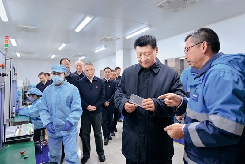 2024年3月18日至21日，中共中央總書(shū)記、國(guó)家主席、中央軍委主席習(xí)近平在湖南考察。這是18日下午，習(xí)近平在中德合資企業(yè)巴斯夫杉杉電池材料有限公司考察。 新華社記者 謝環(huán)馳/攝