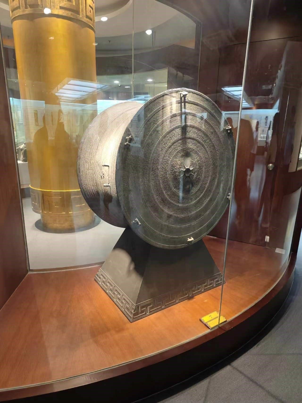 有西南元素的漢代銅鼓。人民網(wǎng)記者 黃鈺攝