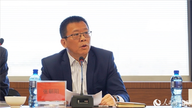 張朝陽代會(huì)長(zhǎng)做協(xié)會(huì)上半年工作匯報(bào)。人民網(wǎng) 劉暢攝