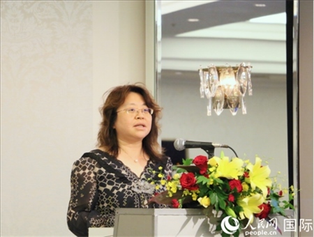 中國(guó)駐日本大使館經(jīng)濟(jì)商務(wù)公使羅曉梅致辭。人民網(wǎng) 許可攝