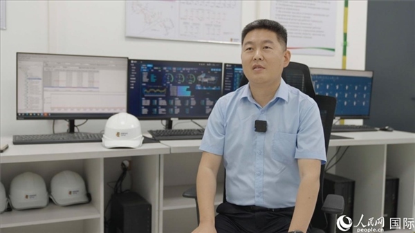 哈薩克斯坦能源投資公司副總經(jīng)理、總工程師張亮在接受人民網(wǎng)記者采訪。 人民網(wǎng)記者 葛泰佚攝