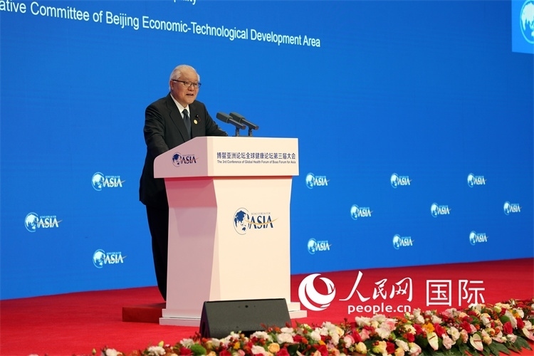 日本厚生勞動(dòng)大臣武見敬三在開幕式上致辭。人民網(wǎng)記者趙益普攝