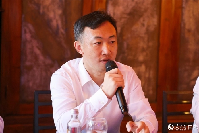 中國駐里約熱內(nèi)盧代總領事王海濤在座談會上致辭。人民網(wǎng)記者 陳海琪攝