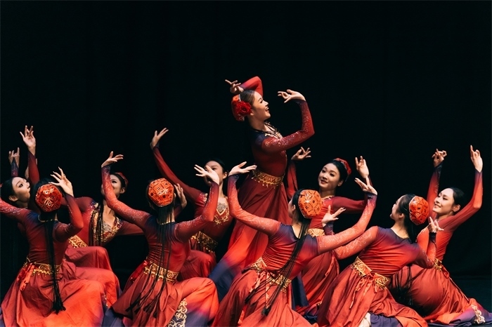 《長(zhǎng)城魂》中的民族舞蹈表演。主辦方供圖