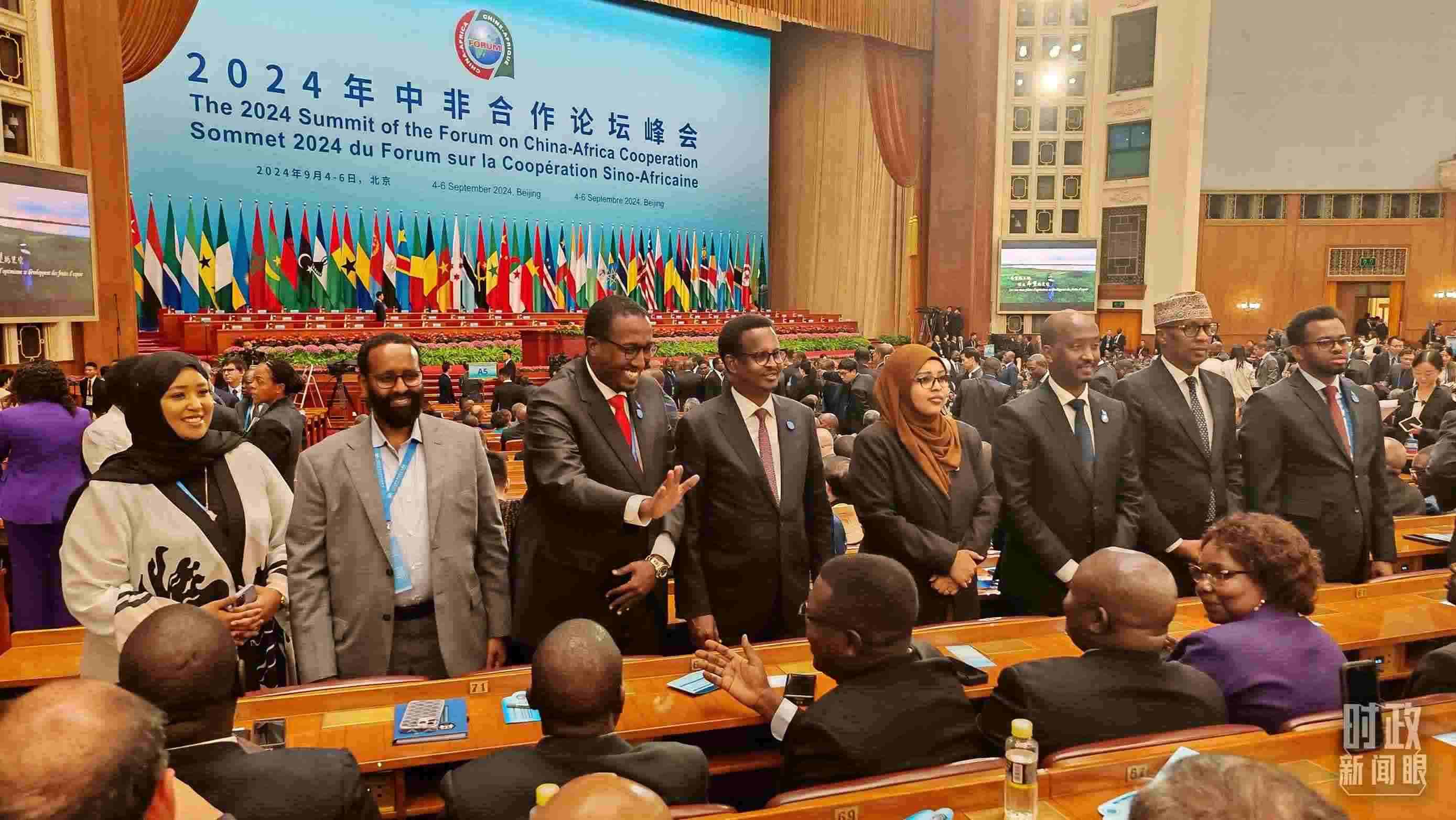  △峰會(huì)搭建溝通的橋梁。（總臺(tái)央視記者鄂介甫、周倜拍攝）