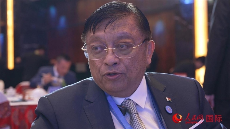 讓·路易·羅班松大使接受人民網(wǎng)專訪。人民網(wǎng) 張若涵攝