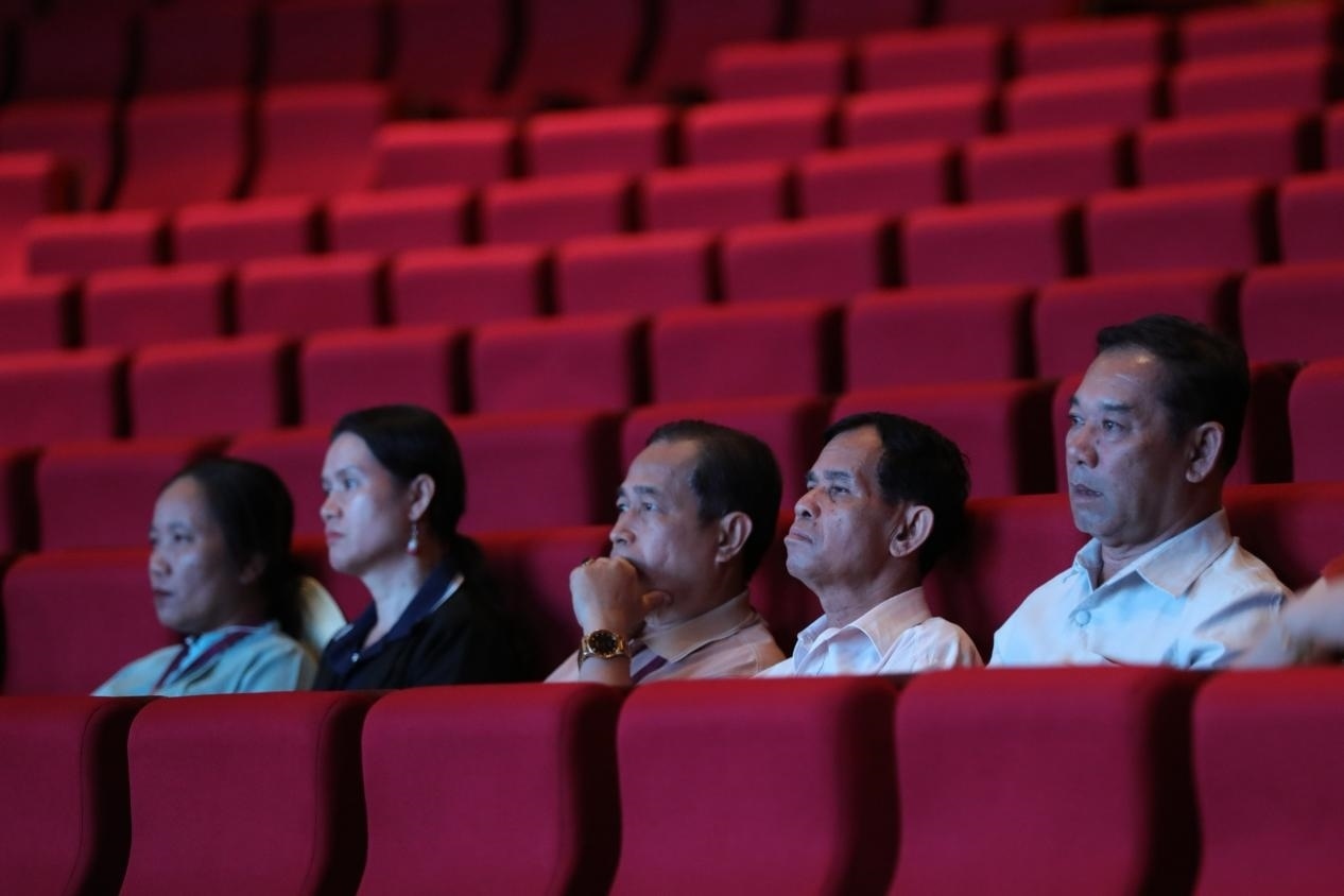 亞洲媒體考察團在觀眾席就座?！吨袊?jīng)濟周刊》記者 肖翊攝