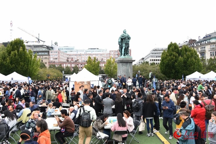 “天涯共此時——中秋游園會”在斯德哥爾摩國王花園舉辦。人民網(wǎng)記者 殷淼攝