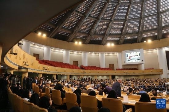 這是10月7日在伊朗首都德黑蘭拍攝的第七屆聲援巴勒斯坦兒童和青少年國際會議現(xiàn)場。新華社記者 沙達(dá)提 攝