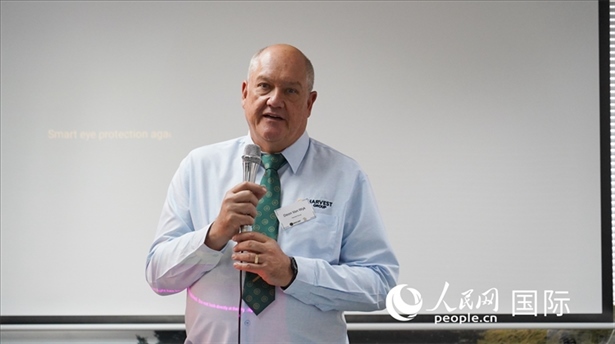 碩豐集團市場總監(jiān)迪恩·范·維克發(fā)言。人民網 張茜攝