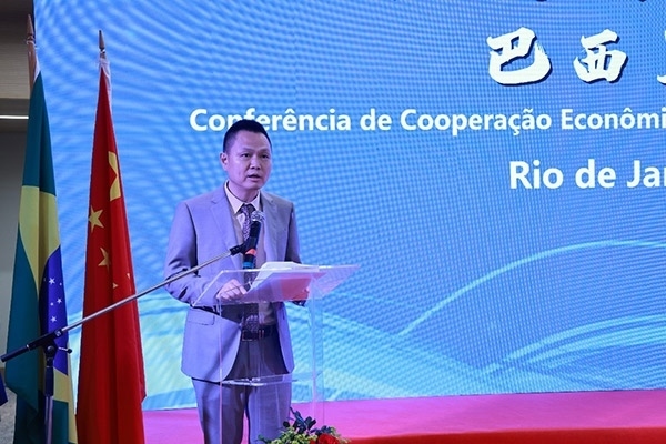 中國駐里約熱內(nèi)盧總領(lǐng)館副總領(lǐng)事王尉育在活動(dòng)現(xiàn)場(chǎng)致辭。人民網(wǎng)記者 陳海琪攝