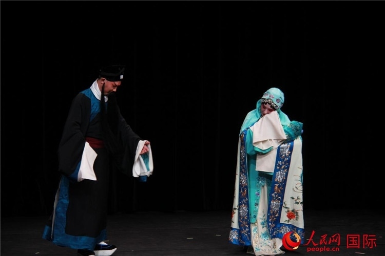 《趙氏孤兒》演出劇照。人民網(wǎng)記者 尚凱元攝