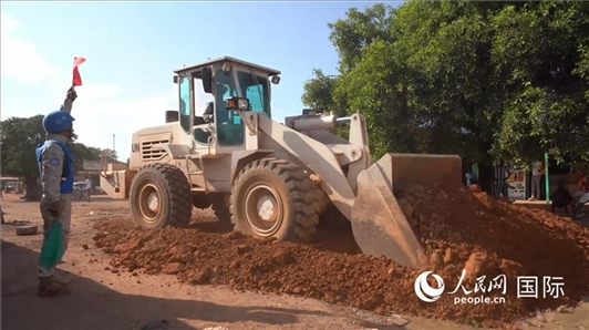 ▲修復(fù)市區(qū)主干道（秦貴君攝）