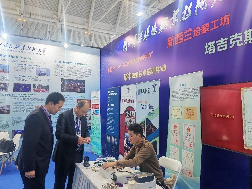 展臺(tái)現(xiàn)場(chǎng)。蘭州資源環(huán)境職業(yè)技術(shù)大學(xué)供圖