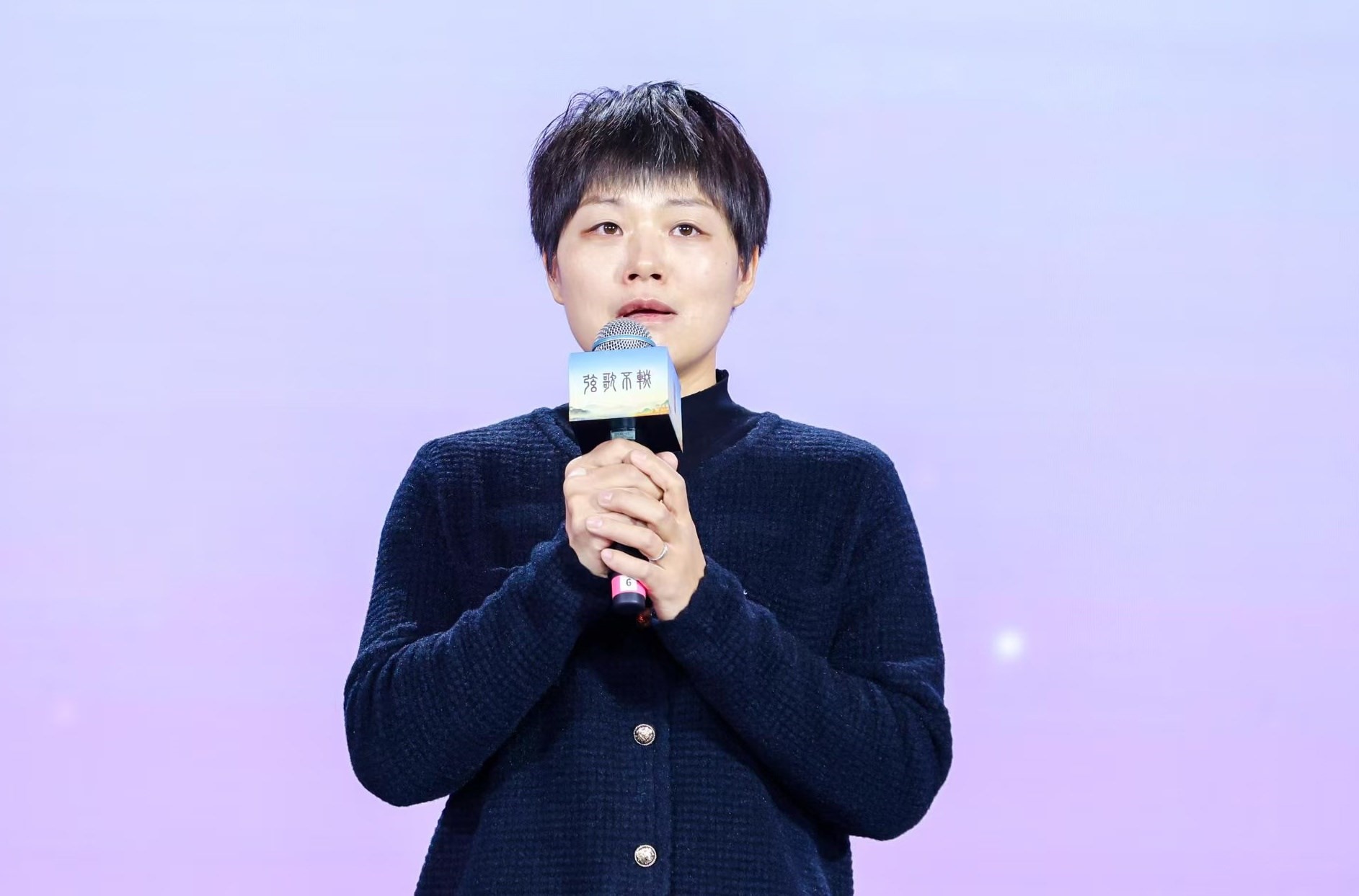 “中國好人”欒留偉妻子薛巧艷。人民視頻供圖。