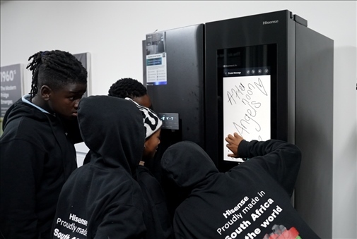 海信智能冰箱吸引南非人。海信南非公司供圖