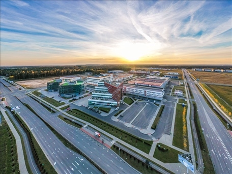 這是當?shù)貢r間2021年10月19日在白俄羅斯首都明斯克郊區(qū)拍攝的中白工業(yè)園。