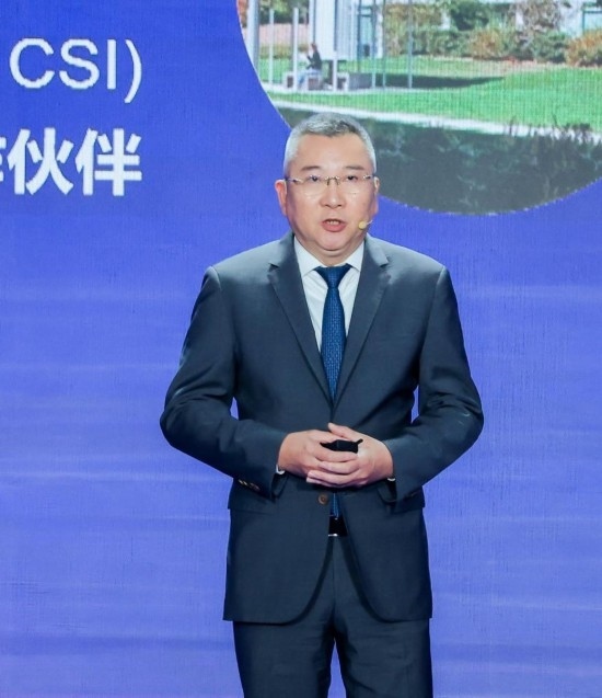 12月6日，法國達(dá)索系統(tǒng)公司全球執(zhí)行副總裁許善淞在深圳全球招商大會上。新華社發(fā)