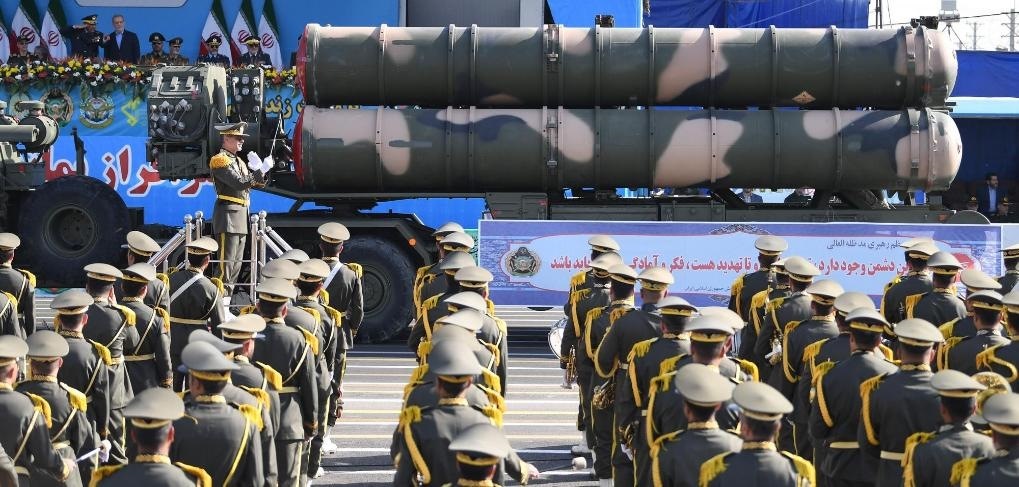 這是2024年9月21日在伊朗首都德黑蘭拍攝的閱兵式現(xiàn)場(chǎng)。新華社記者沙達(dá)提攝