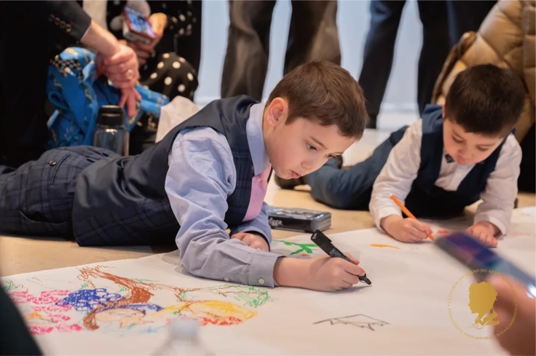 圖5：第三屆國(guó)際藝術(shù)聯(lián)創(chuàng)聯(lián)展盛大開(kāi)幕。法中交流促進(jìn)會(huì)供圖