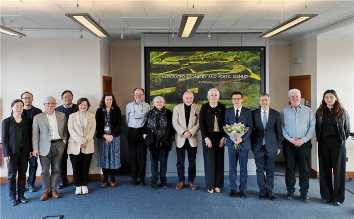 參加開幕式和學(xué)術(shù)交流活動的嘉賓合影?；顒又鬓k方供圖