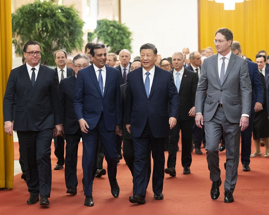 △3月28日上午，國家主席習(xí)近平在北京人民大會堂會見國際工商界代表。