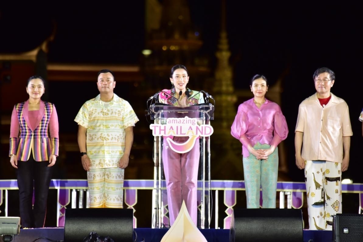 泰國(guó)總理佩通坦·欽那瓦宣布泰國(guó)潑水節(jié)慶祝活動(dòng)正式啟動(dòng)。泰國(guó)國(guó)家旅游局供圖
