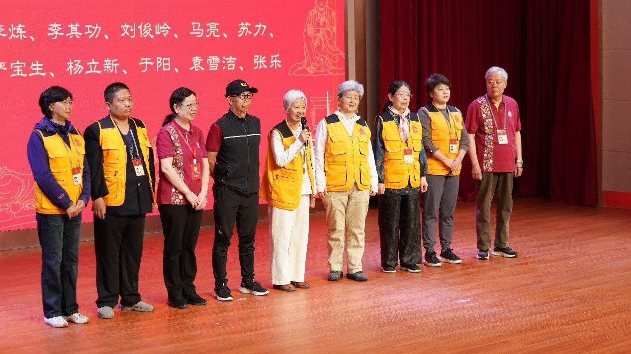 服務(wù)滿二十年志愿者代表發(fā)表感言。故宮博物院供圖