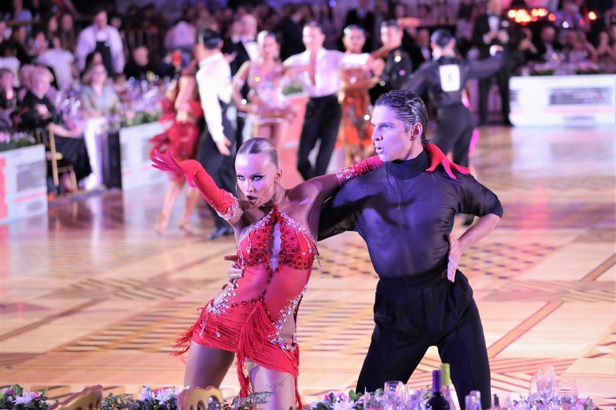 第七屆“克里姆林宮杯”國標(biāo)舞錦標(biāo)賽現(xiàn)場。于子恒攝