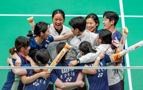 5月3日，韓國隊?wèi)c祝晉級決賽。新華社記者 孫非 攝