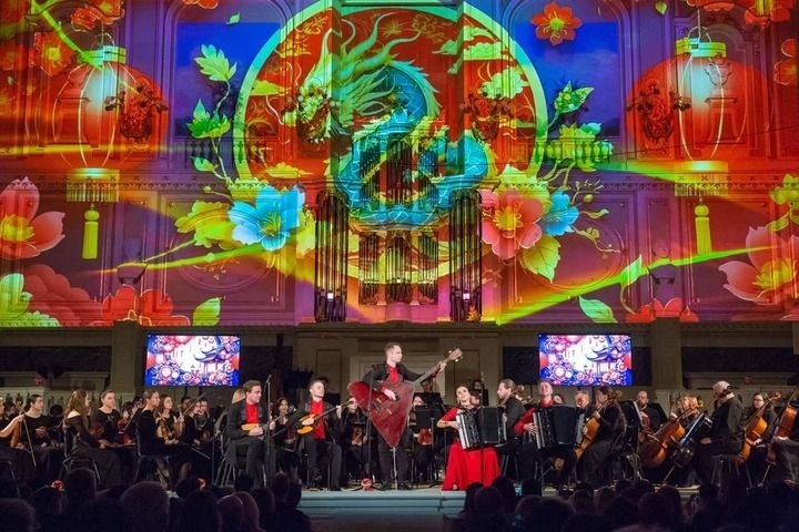 2025年2月6日，俄羅斯音樂家在圣彼得堡舉行的中俄新春音樂會上表演。新華社發(fā)（莫京娜 攝）