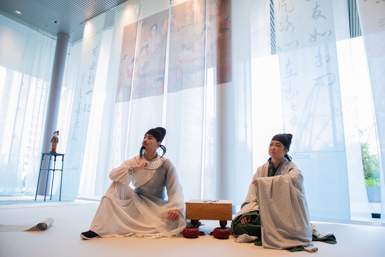 白居易與茶仙盧仝。中國(guó)駐大阪旅游辦事處供圖