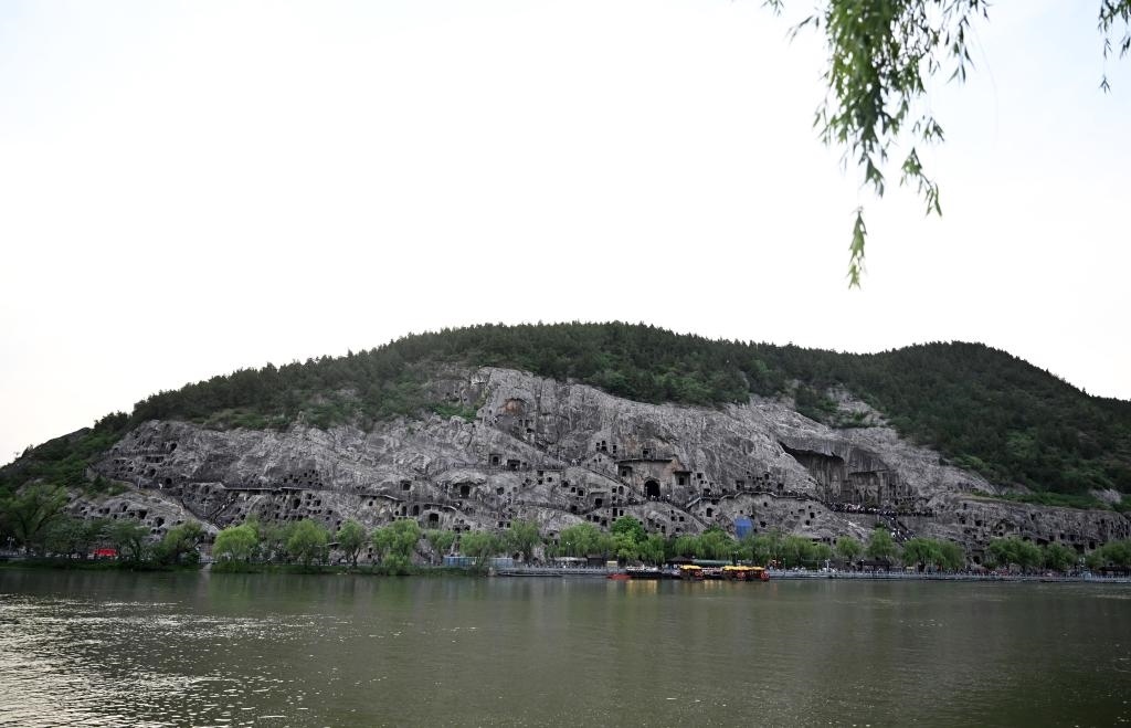 這是近日拍攝的洛陽(yáng)龍門石窟。新華社記者 李嘉南 攝