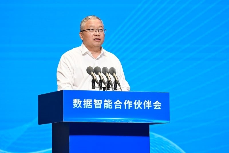 圖為豫資控股集團(tuán)黨委書記、董事長秦建斌。