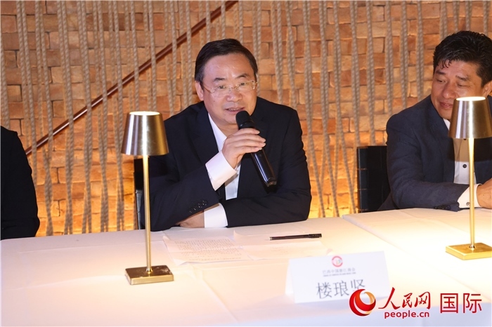 浙江省麗水市海外聯(lián)誼會會長樓瑯堅在座談會上致辭。 人民網(wǎng)記者 時元皓攝